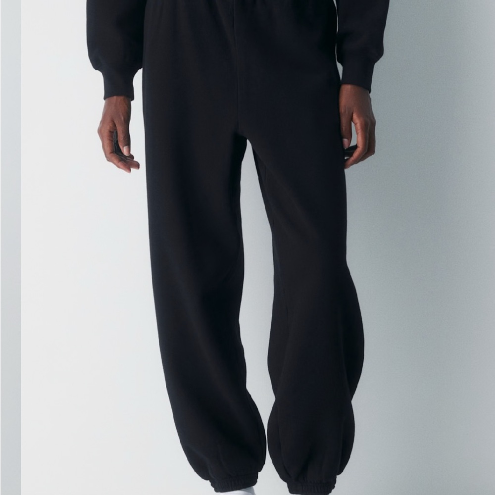 Aritzia  Cozy Sweatfleece Mega Jogger